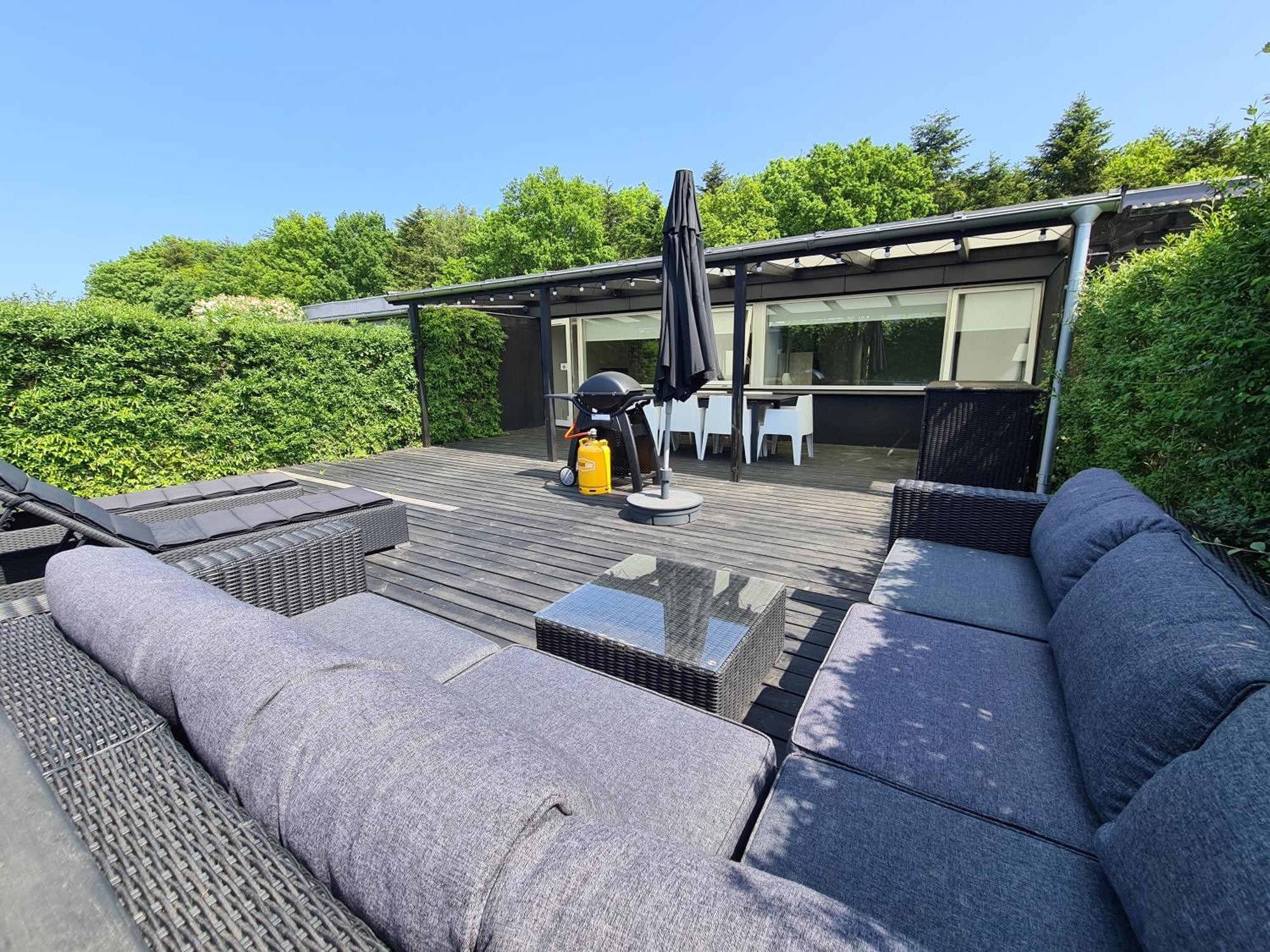 Townhouse Med Traeterrasse * Odense