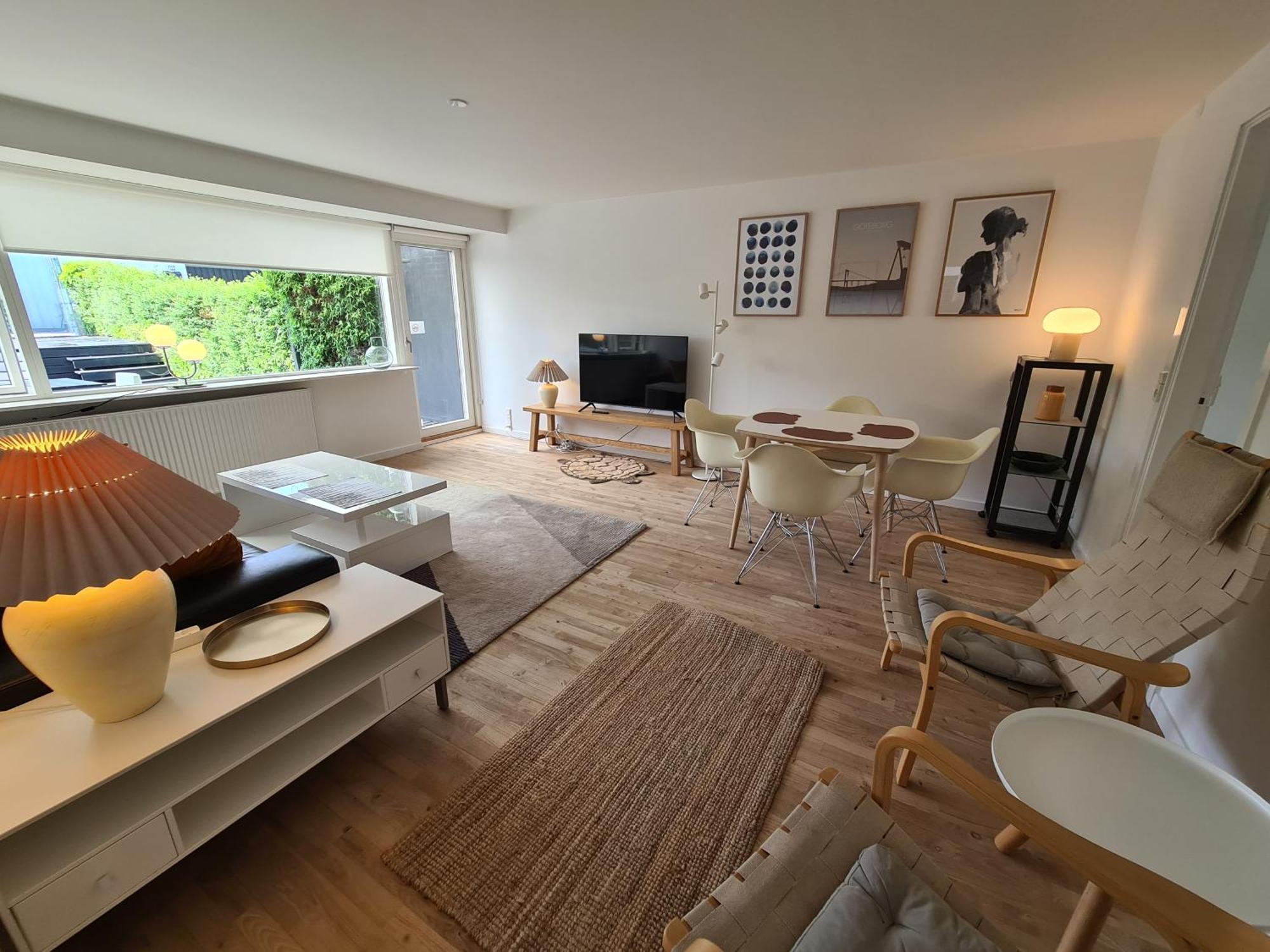 Townhouse Med Traeterrasse Lejlighed Odense